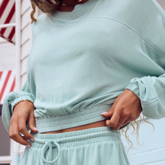 L*Space Revolve Day Tripper Pullover Color Pool Size Small NWT - Picture 3 of 12